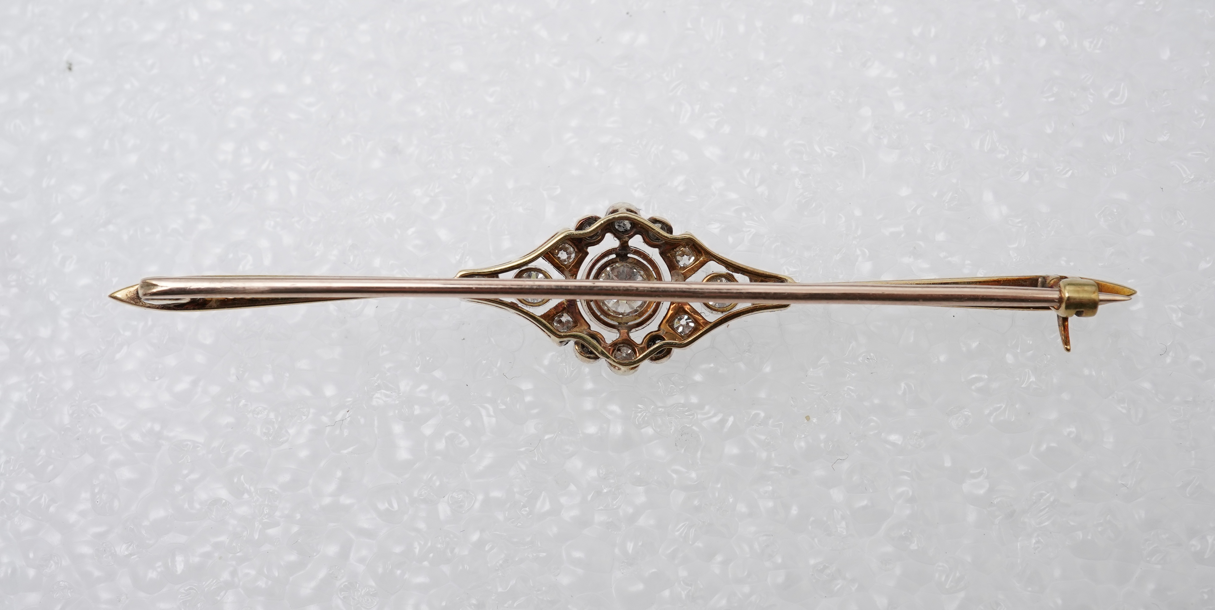 A diamond bar brooch, early 20th century